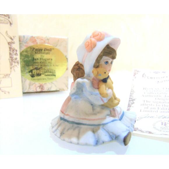 NEW Jan Hagara PAIGE DOLL Miniature Porcelain FIGURINE Holding Teddy Bear In BOX - Picture 4 of 6